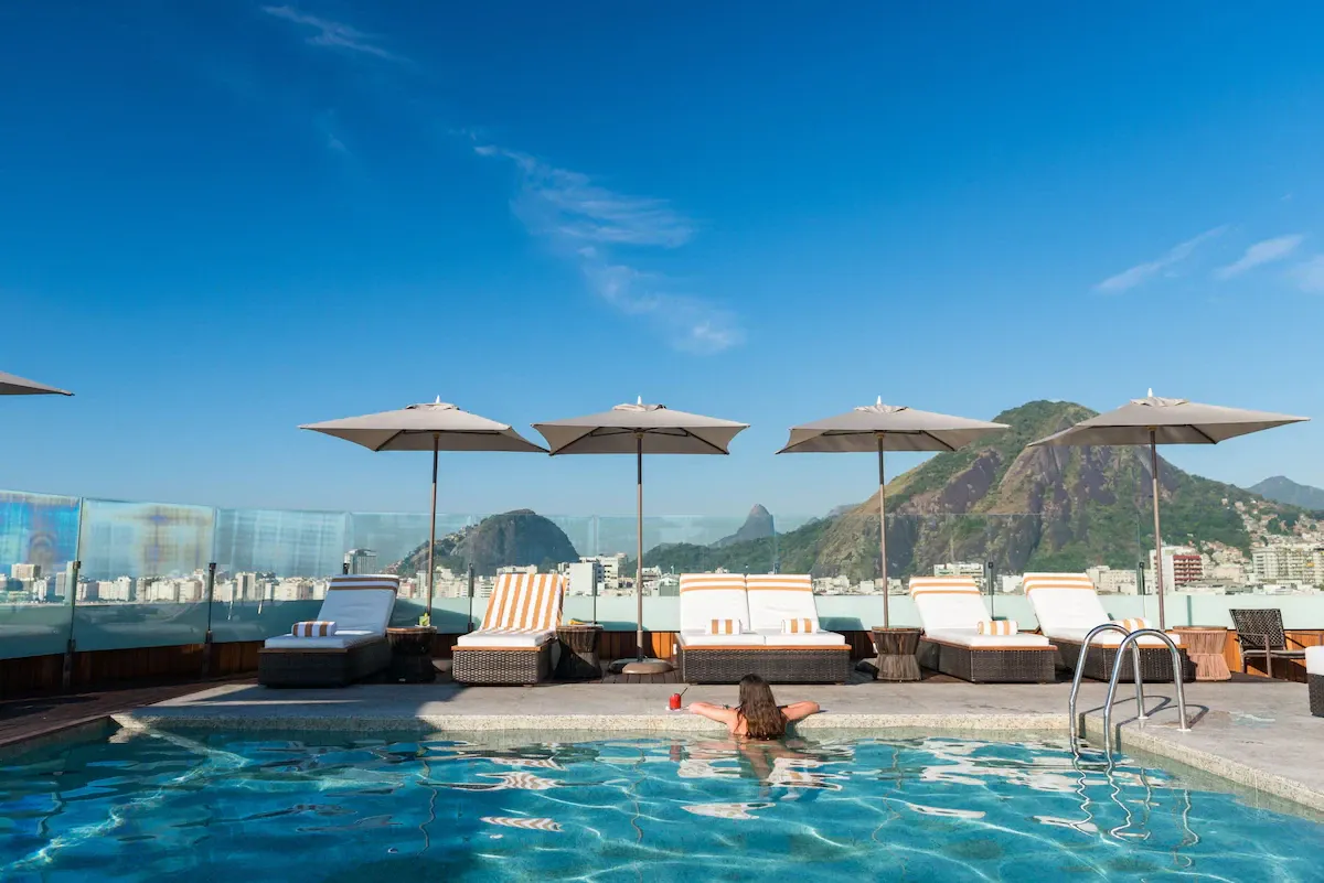 Day Pool · Lunch + 2 Drinks – Bossa Lounge, PortoBay Hotel