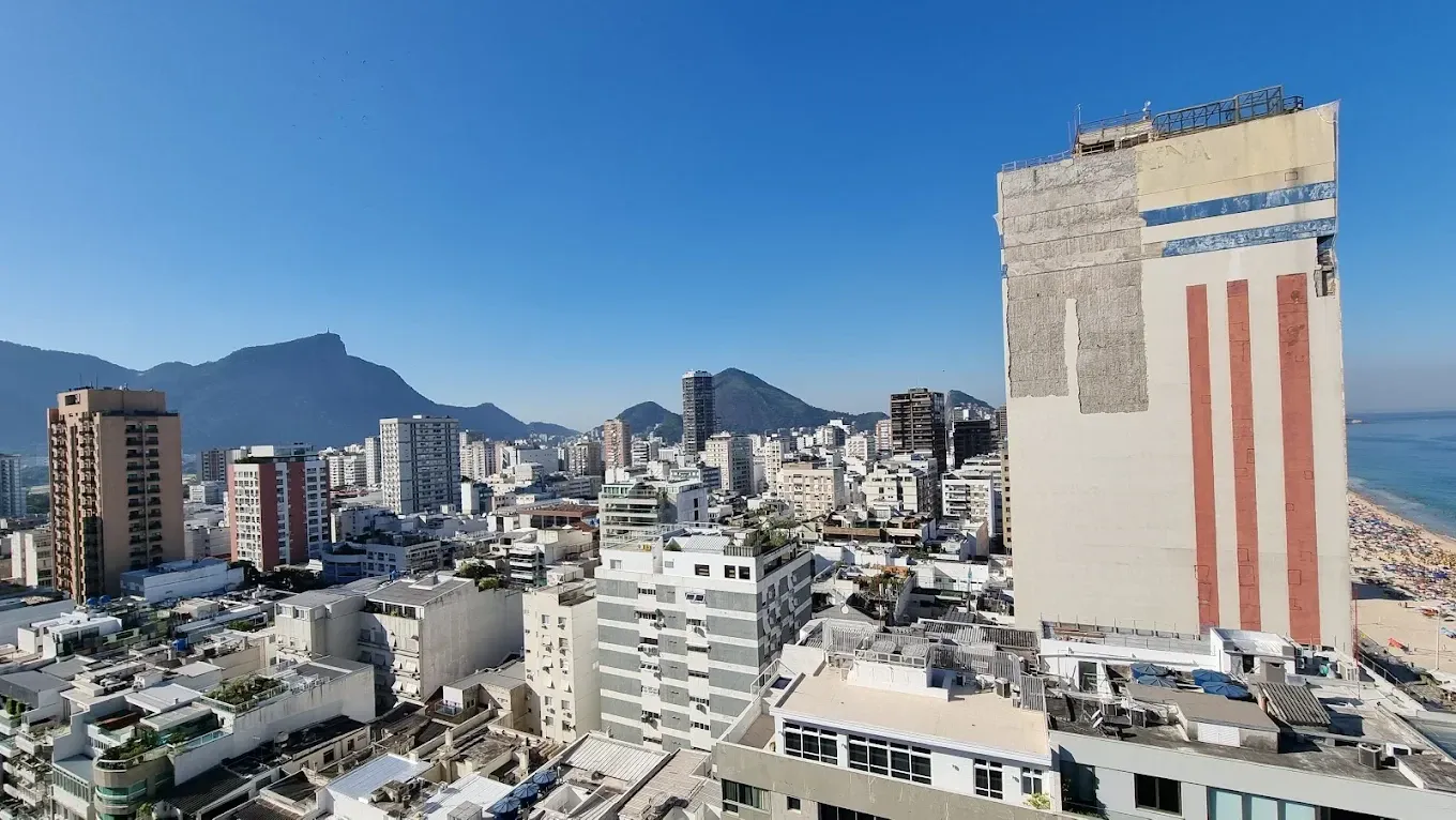 Little Pool Bar · 2 drinks + snack – Janeiro Hotel - Rooftop