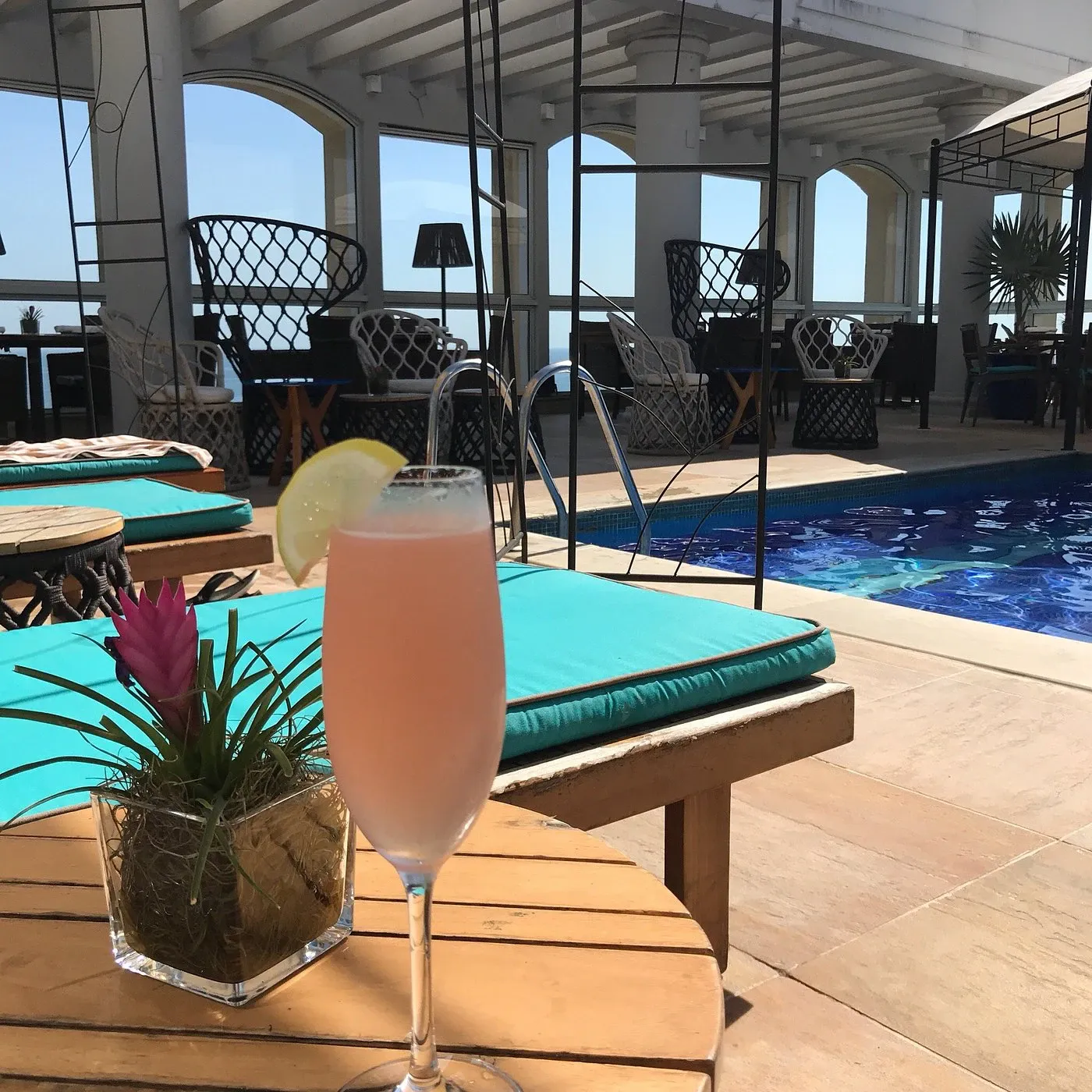 Ocean Lounge