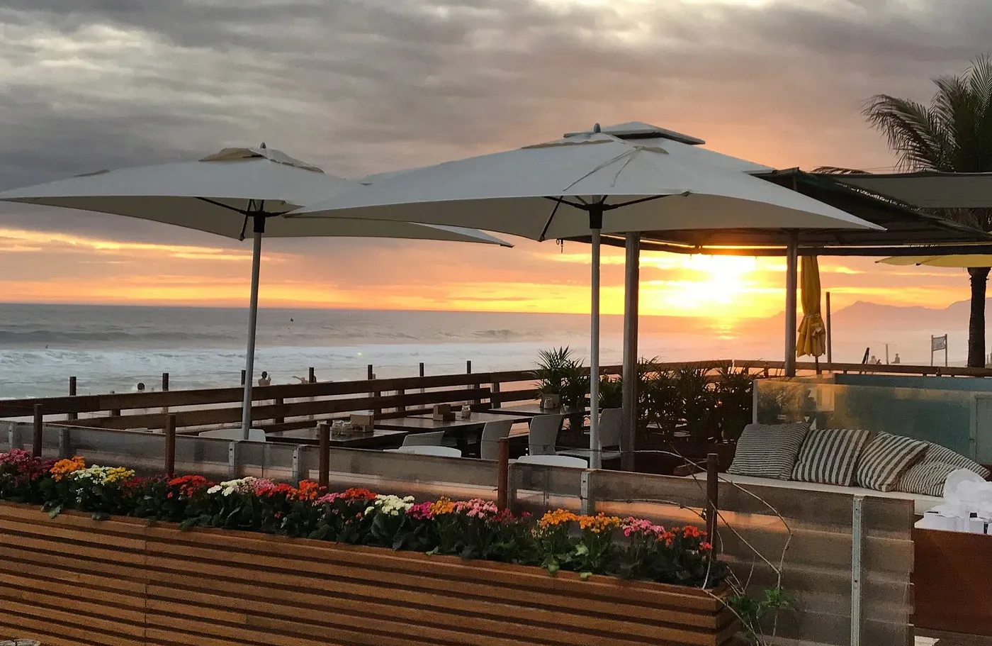 Afternoon on the Deck · burger + 2 drinks – Hula Hula Beach Bar